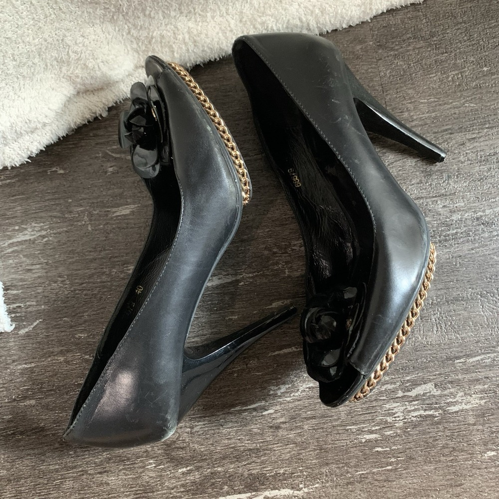 CHANEL Rare Black Lambskin Camellia Stiletto Chain Heel Size 40 - Picture 4 of 14